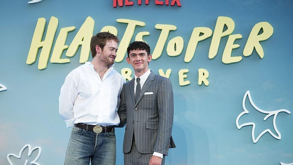 Überzeugend als Liebespaar: die Schauspieler Kit Connor (links) und Joe Locke. (Archivbild) Überzeugend als Liebespaar: die Schauspieler Kit Connor (links) und Joe Locke. (Archivbild)