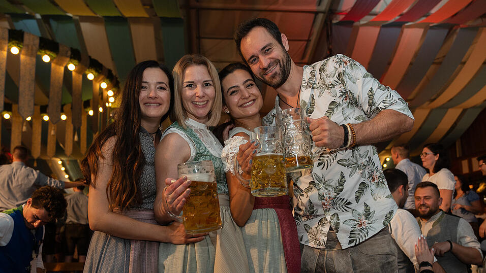 Die Partybilder vom Freitag, 11. August 2023, aus dem Festzelt Wenisch. Die Partybilder vom Freitag, 11. August 2023, aus dem Festzelt Wenisch.