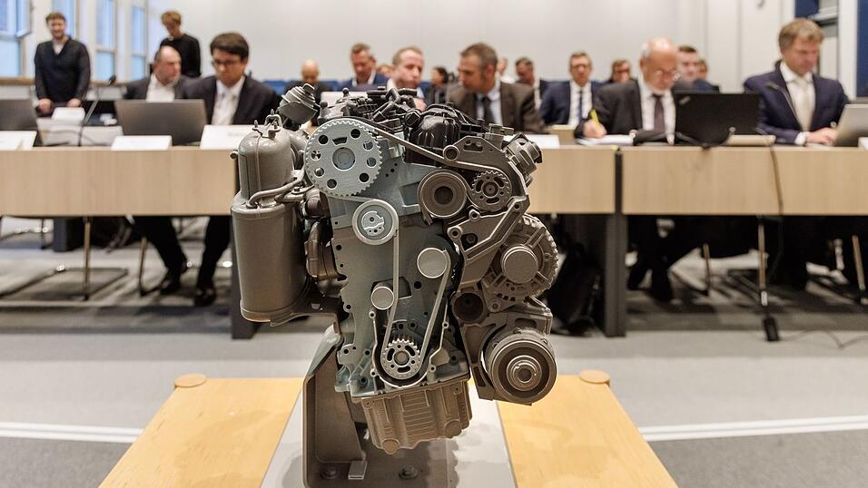 Vor dem OVG Schleswig wurde über die Genehmigung eines VW-Software-Updates in der Motorsteuerung durch das KBA verhandelt.