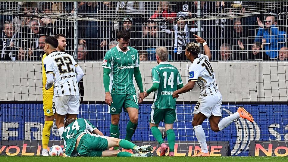 Nach dem 0:6 in Elversberg strebt Fürth wieder einen Sieg an.