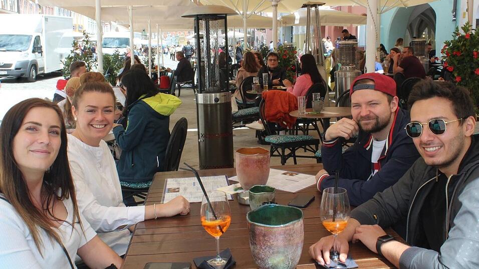 Die Landshuter genießen die neuen Freiheiten und das gute Wetter. Die Landshuter genießen die neuen Freiheiten und das gute Wetter.