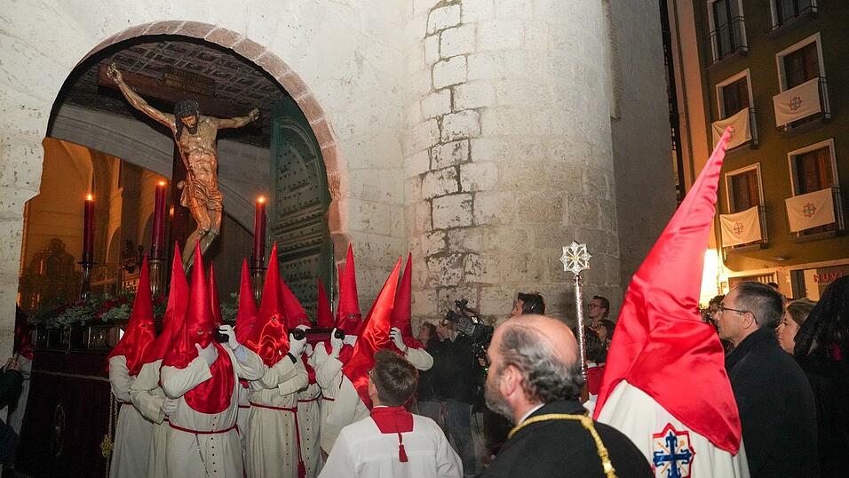 Die Umz&uuml;ge muten f&uuml;r viele mysteri&ouml;s an, k&ouml;nnen sogar f&uuml;r eine G&auml;nsehaut sorgen, was auch ihren Reiz ausmacht.