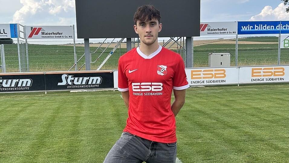 Weidlich wechselt vom 1. FC Bad Kötzting zu den Dorfbuam und soll sich in der Bayernliga weiterentwickeln. Weidlich wechselt vom 1. FC Bad Kötzting zu den Dorfbuam und soll sich in der Bayernliga weiterentwickeln.
