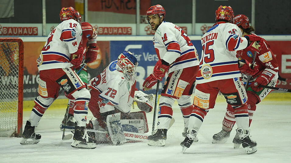 Der Deggendorfer SC hat das ostbayerische Derby bei den Eisbären Regensburg gewonnen. Der Deggendorfer SC hat das ostbayerische Derby bei den Eisbären Regensburg gewonnen.