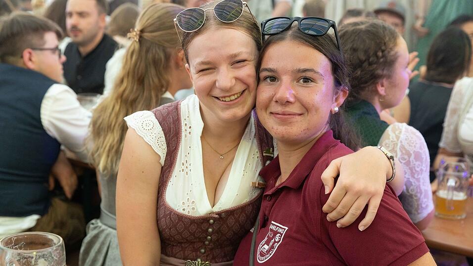 Die Partybilder vom Montag, 10. August, aus dem Festzelt Wenisch. Die Partybilder vom Montag, 10. August, aus dem Festzelt Wenisch.