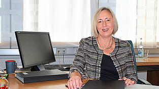 Laut Hermine Eckl, Schulleiterin der Staatlichen Berufsschulen in Straubing, macht sich der Lehrermangel an vielen beruflichen Schulen schon jetzt bemerkbar. Laut Hermine Eckl, Schulleiterin der Staatlichen Berufsschulen in Straubing, macht sich der Lehrermangel an vielen beruflichen Schulen schon jetzt bemerkbar.