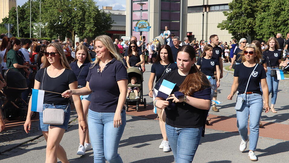 Am Freitag startete das Landauer Volksfest.