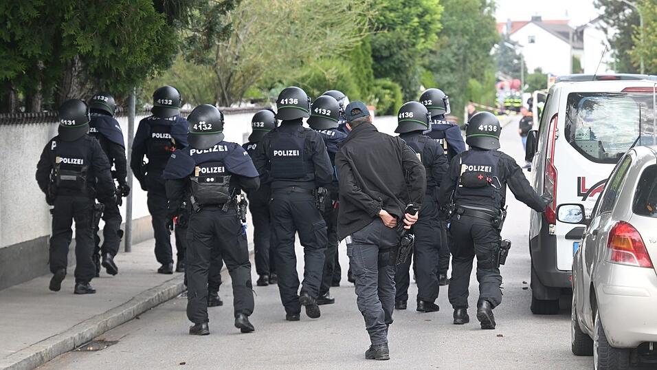 Mit einem Großaufgebot war die Polizei im Münchner Norden im Einsatz, ebenso auf dem Oktoberfest.