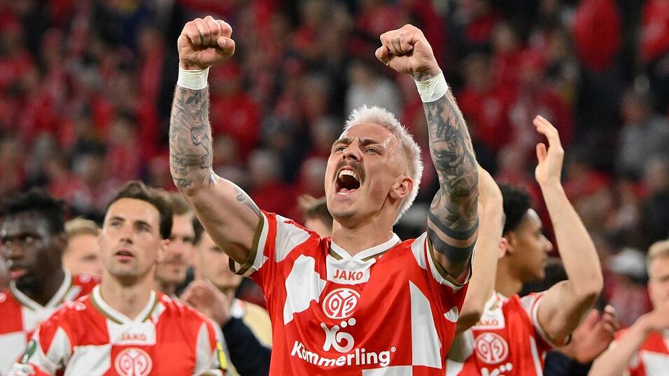 Auf Halbfinal-Kurs in der Conference League: Phillip Tietz und Mainz 05. Auf Halbfinal-Kurs in der Conference League: Phillip Tietz und Mainz 05.