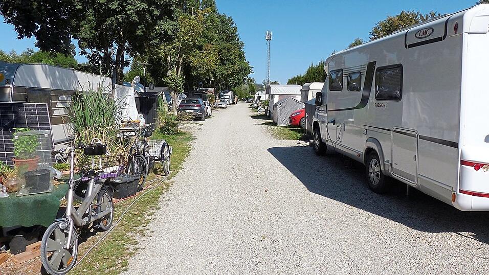 Der Campingplatz am Mossandlweiher wurde in den vergangenen Jahren stetig ausgebaut. Der Campingplatz am Mossandlweiher wurde in den vergangenen Jahren stetig ausgebaut.
