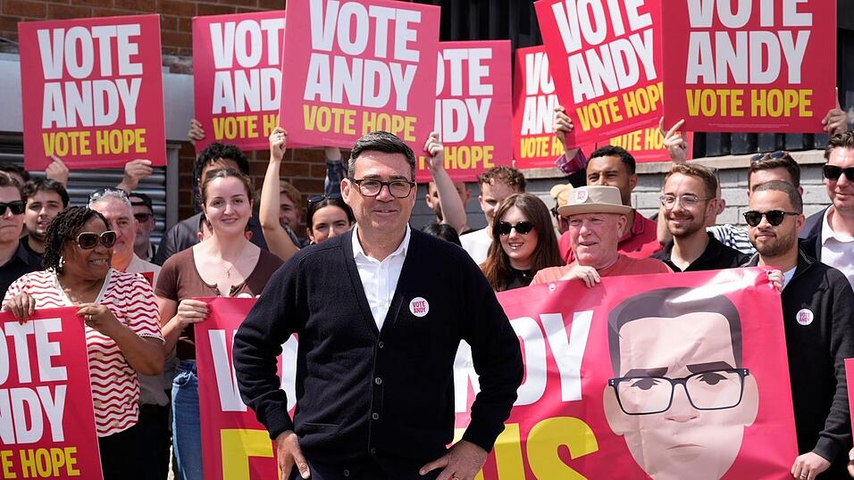 Andy Burnham hat die Nachwahl im Kreis Makerfield gewonnen. Andy Burnham hat die Nachwahl im Kreis Makerfield gewonnen.