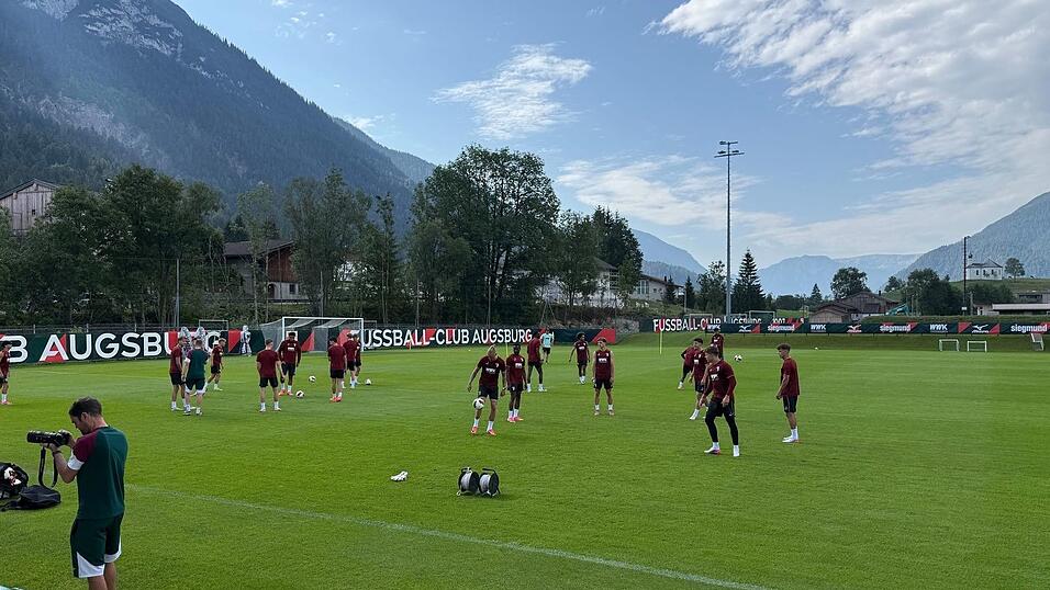 In der Tiroler Idylle bereiten sich die Augsburger auf die kommende Saison vor.