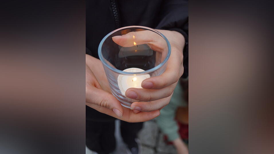 Privatleute sowie Vertreter von Kirchen und Vereinen waren mit dabei.&nbsp;