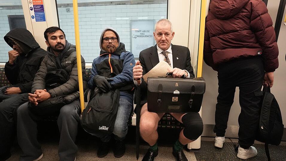 Die Organisatoren hatten dazu aufgerufen, sich untenrum so gew&ouml;hnlich wie m&ouml;glich zu kleiden, damit es so aussieht, als h&auml;tte man die Hose schlicht vergessen.