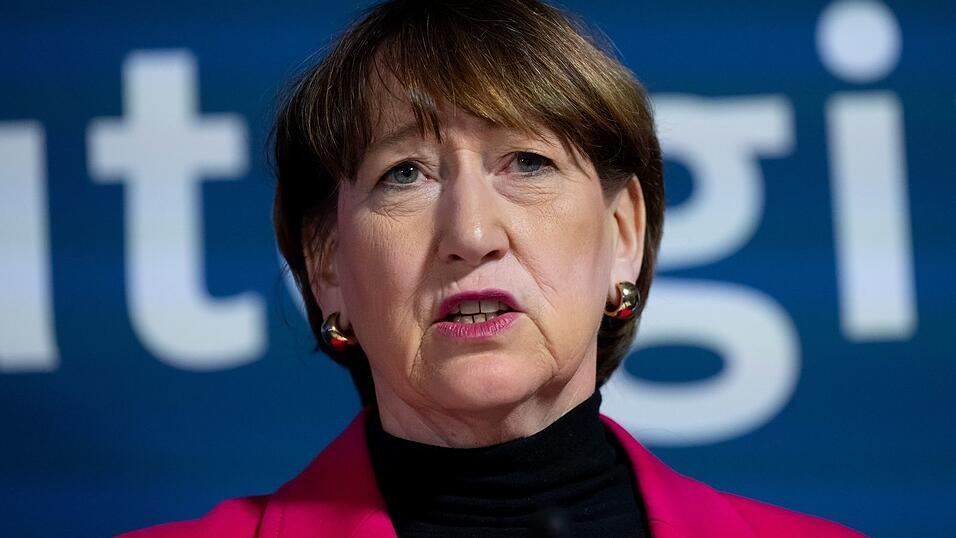 VDA-Chefin Hildegard M&uuml;ller warnt vor weiteren Stellenverlagerungen der Autoindustrie ins Ausland. (Archivbild)