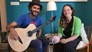 Martina und Peter Rothmeier zeigen mit handgemachter Instrumentalkunst eine neue Facette. Martina und Peter Rothmeier zeigen mit handgemachter Instrumentalkunst eine neue Facette.