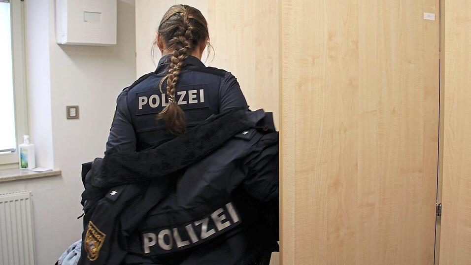 Die Uniform kann am Ende des Tages abgelegt werden. Doch den Kopf kann das Erlebte auch l&auml;nger besch&auml;ftigen. Vor allem bei der PI Rottenburg gab es dieses Jahr einige schwere Eins&auml;tze zu bew&auml;ltigen.