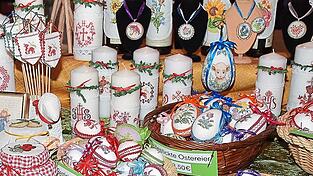 Gro&szlig;e Auswahl an Deko und Kerzen f&uuml;r Ostern.