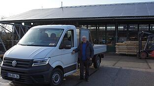 Johann Schned arbeitet bereits seit über fünf Jahren bei dem Metallbaubetrieb Benno Wimmer aus dem Landkreis Passau als Fahrer. Johann Schned arbeitet bereits seit über fünf Jahren bei dem Metallbaubetrieb Benno Wimmer aus dem Landkreis Passau als Fahrer.