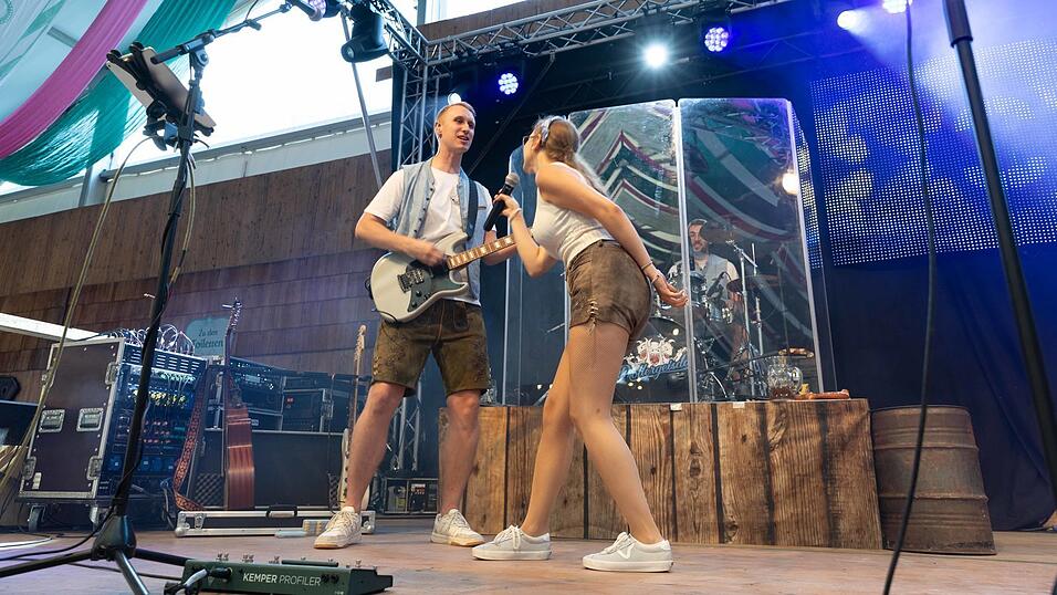 Die Partybilder vom Sonntag, 9. August, aus dem Festzelt Weckmann. Die Partybilder vom Sonntag, 9. August, aus dem Festzelt Weckmann.