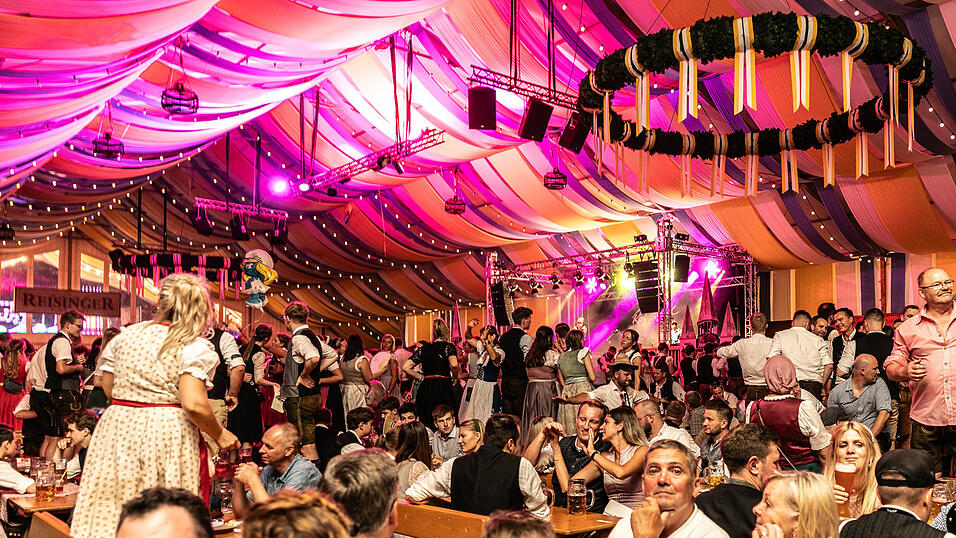 Die Partybilder vom Samstag, 9. August, aus dem Festzelt Reisinger. Die Partybilder vom Samstag, 9. August, aus dem Festzelt Reisinger.