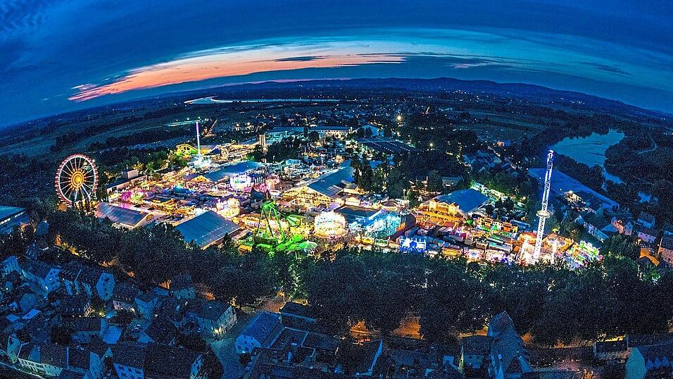 Bleibt auch 2021 Erinnerung. Das Gäubodenvolksfest. Bleibt auch 2021 Erinnerung. Das Gäubodenvolksfest.