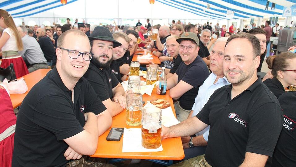 Zur Musik von Headless wurde ausgelassen gefeiert.