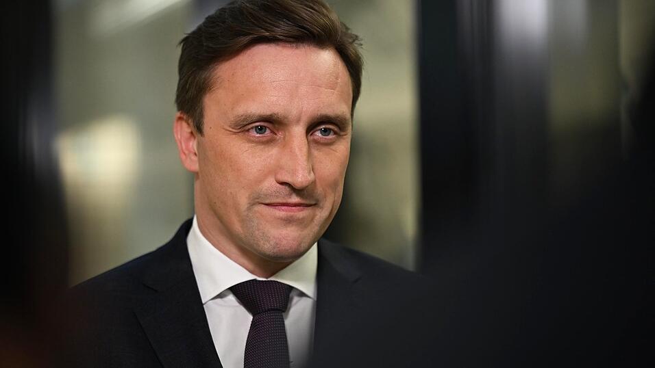 Niedersachsens CDU-Landeschef Sebastian Lechner sagt angesichts der mutma&szlig;lichen Deepfake-Aff&auml;re: &laquo;Es gibt offensichtlich noch Defizite.&raquo; (Archivbild)