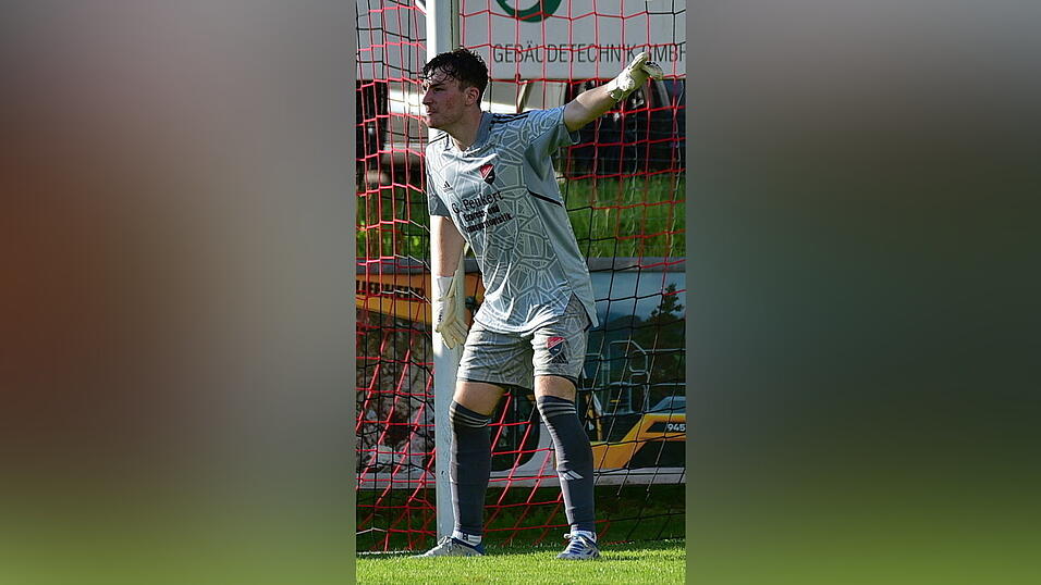 Seebachs junger Torwart Enrico Birkner war erneut ein sicherer Rückhalt für den TSV. Seebachs junger Torwart Enrico Birkner war erneut ein sicherer Rückhalt für den TSV.