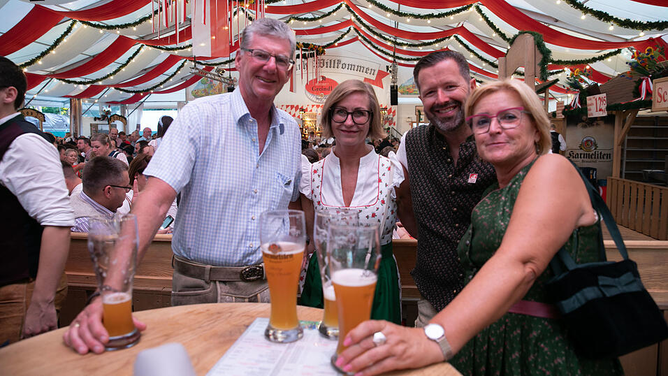 Die Partybilder vom Freitag, 8. August, aus dem Festzelt Greindl. Die Partybilder vom Freitag, 8. August, aus dem Festzelt Greindl.