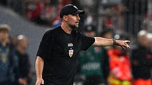 Sebastian Hoeneß beim Eröffnungsspiel der Stuttgarter beim FC Bayern. Sebastian Hoeneß beim Eröffnungsspiel der Stuttgarter beim FC Bayern.