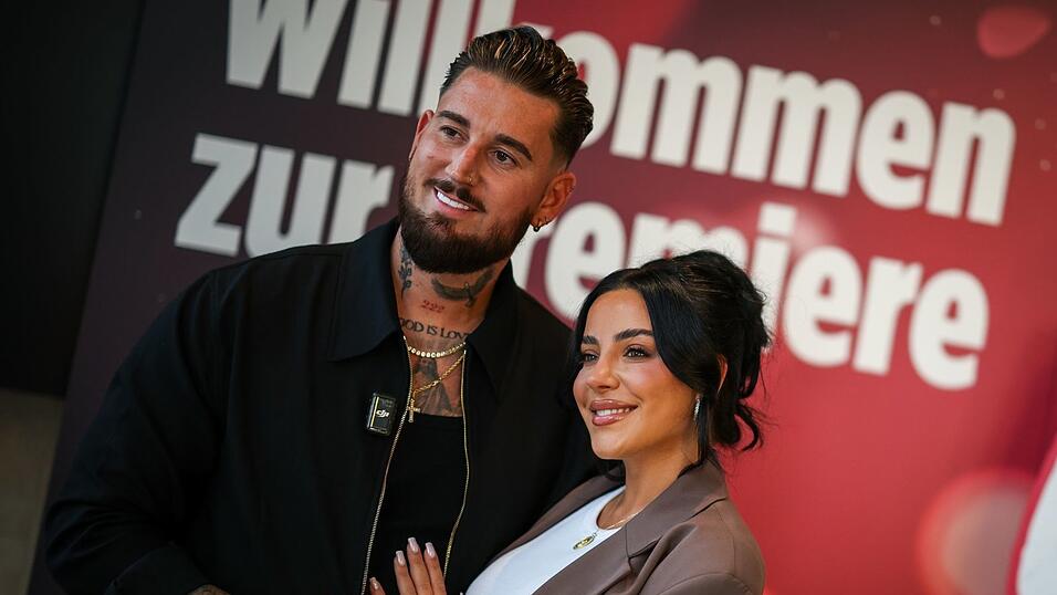 Die Reality-Stars Leyla und Mike Heiter (r) gaben sich das Ja-Wort. (Archivbild) Die Reality-Stars Leyla und Mike Heiter (r) gaben sich das Ja-Wort. (Archivbild)