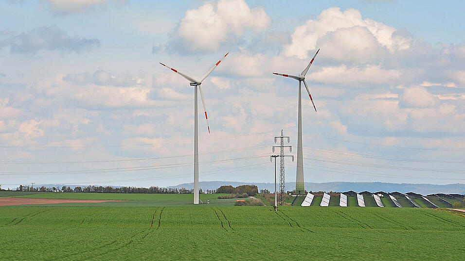 Wind- und Solarenergieanlagen pr&auml;gen heute vielerorts die Landschaft.