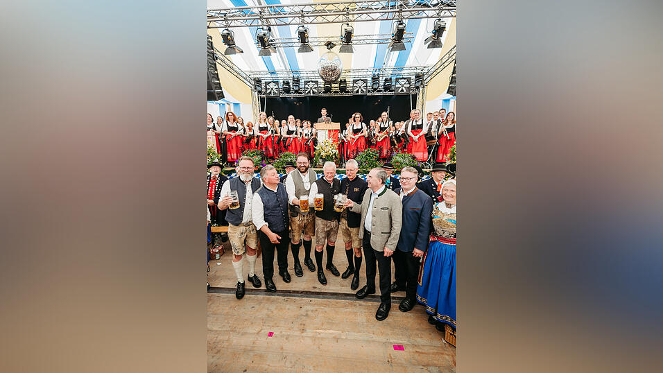 Alois Rainer, Bundesminister f&uuml;r Landwirtschaft, Ern&auml;hrung und Heimat (CSU) er&ouml;ffnete das diesj&auml;hrige G&auml;ubodenfest mit Ostbayernschau im Festzelt Reisinger.&nbsp;