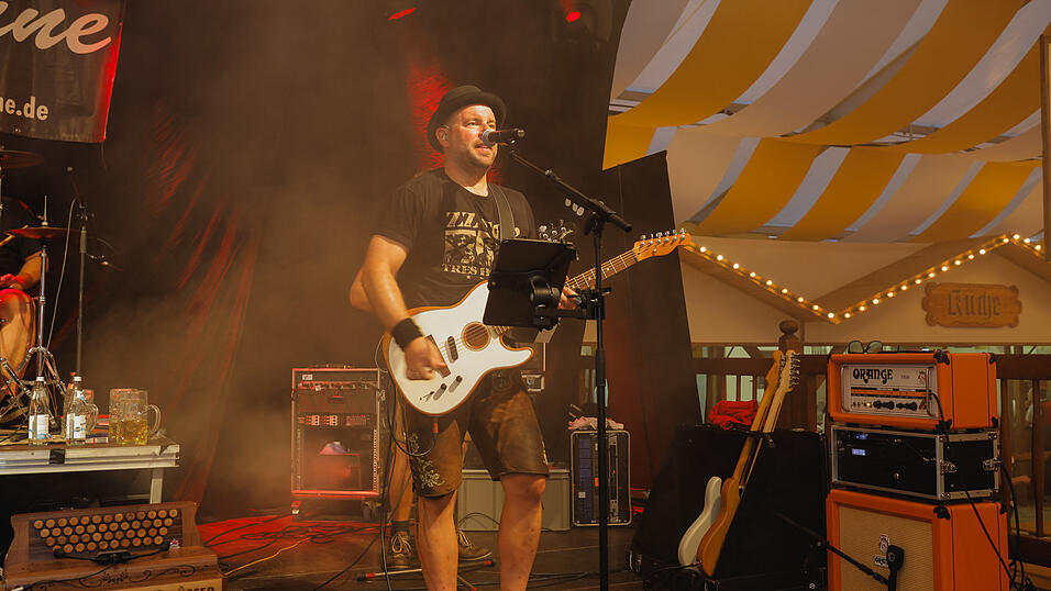 Die Partybilder vom Dienstag, 13. August 2024, aus dem Festzelt Nothaft. Die Partybilder vom Dienstag, 13. August 2024, aus dem Festzelt Nothaft.
