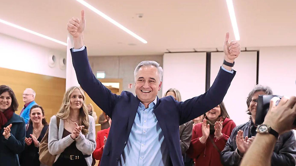 Der neue OB von Regensburg hei&szlig;t Thomas Burger. Der SPD-Mann konnte sich &uuml;berraschend gegen Astrid Freudenstein (CSU) durchsetzen.