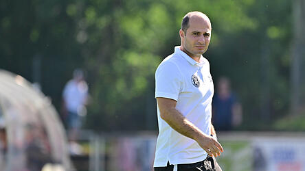 Arber Morina ist Trainer des SV Fortuna Regensburg.