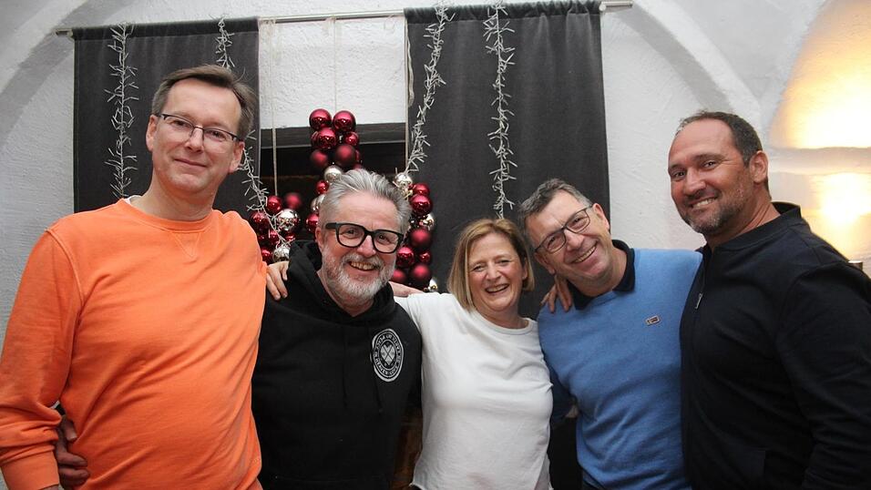 In der Landshuter Weinstube Isarklause fand am Samstag eine Schlagerparty statt. In der Landshuter Weinstube Isarklause fand am Samstag eine Schlagerparty statt.