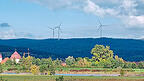 Ein Blick auf den Windpark Schiederhof bei Wiesenfelden