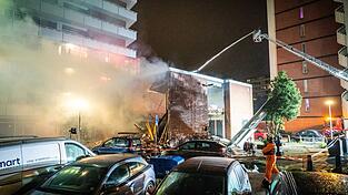 400 Anwohner mussten nach der heftigen Explosion ihre Wohnungen verlassen.