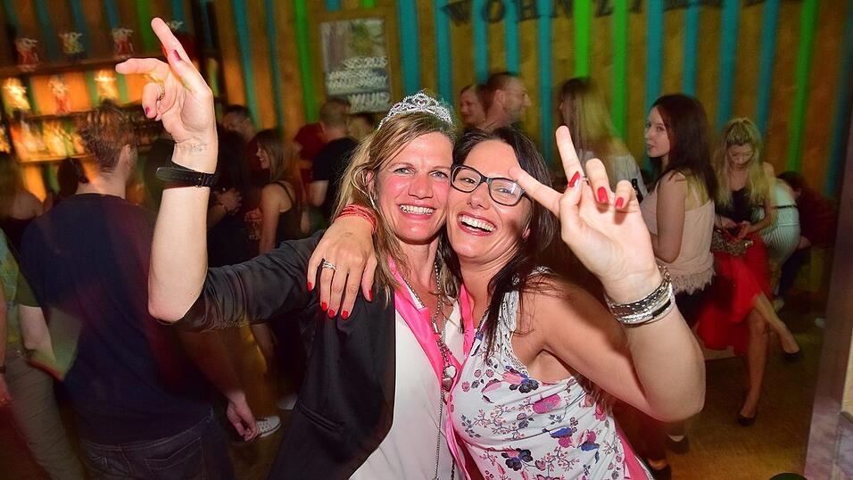 'Hoch die Hände, Wochenende' - so 'Wuid' wurde gefeiert in Straubing. 'Hoch die Hände, Wochenende' - so 'Wuid' wurde gefeiert in Straubing.