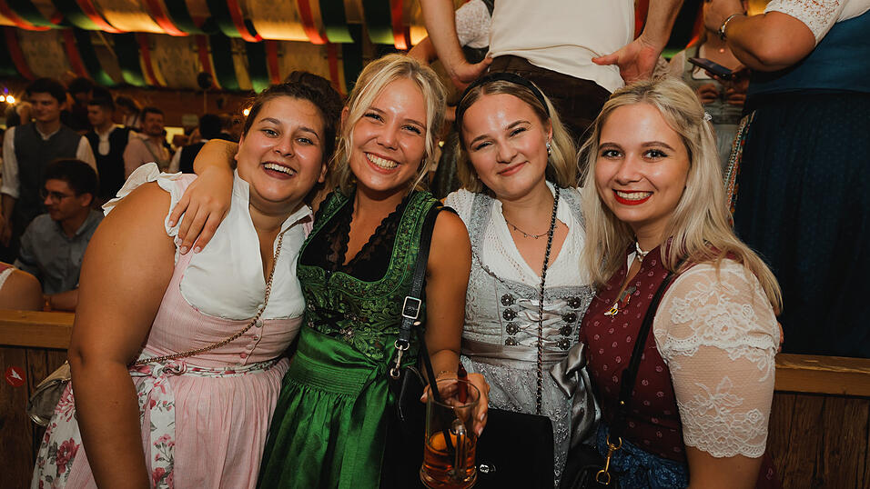 Die Partybilder vom Dienstag, 13. August 2024, aus dem Festzelt Weckmann. Die Partybilder vom Dienstag, 13. August 2024, aus dem Festzelt Weckmann.