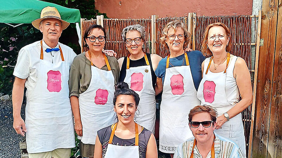 Die Crew des neuen Kaffeenachmittags am Sonntag im Rieblwirt.