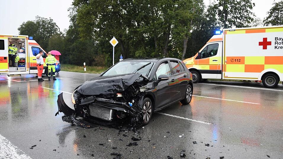 Auf der B388 hat es am Sonntagabend gekracht.