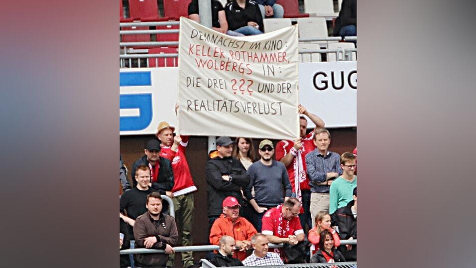 Die Spruchbänder der Jahnfans beim Spiel gegen den Chemnitzer FC. (Foto: Fabian Roßmann) Die Spruchbänder der Jahnfans beim Spiel gegen den Chemnitzer FC. (Foto: Fabian Roßmann)