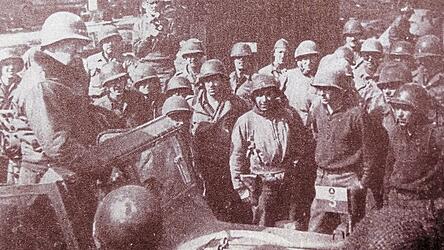 Inmitten seiner Soldaten fühlte sich der alte Haudegen US-General George S. Patton (1885-1945) stets am wohlsten.