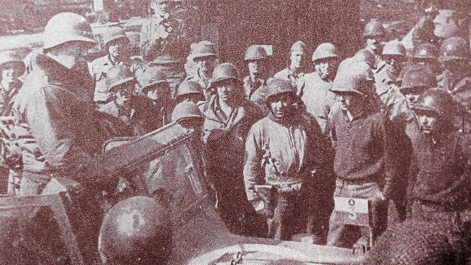Inmitten seiner Soldaten fühlte sich der alte Haudegen US-General George S. Patton (1885-1945) stets am wohlsten. Inmitten seiner Soldaten fühlte sich der alte Haudegen US-General George S. Patton (1885-1945) stets am wohlsten.