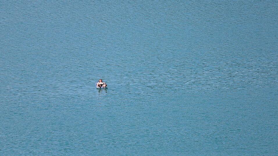 Mutmaßliche Notlage: Zahlreiche Kräfte rücken am Forggensee aus. (Symbolbild) Mutmaßliche Notlage: Zahlreiche Kräfte rücken am Forggensee aus. (Symbolbild)