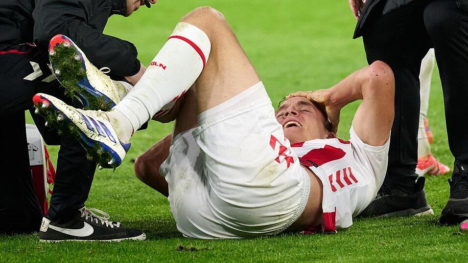 Der Kölner Timo Hübers verletzte sich schwer am Knie und wird monatelang ausfallen.