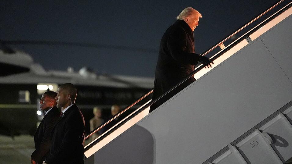 Trump setzte die Reise mit der kleineren Air Force One &ndash; eine Boeing 757 &ndash; nach Z&uuml;rich fort.